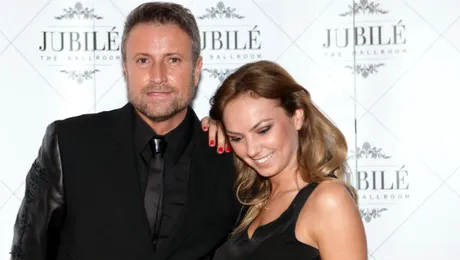 Roxana Ionescu nu s-a dezlipit de Botezatu la petrecerea Oanei Roman