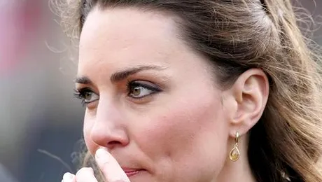 Kate Middleton a purtat o rochie de 175 de lire sterline la intalnirea cu Michelle Obama!