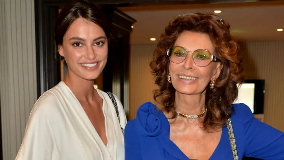 Apariţie de SENZAŢIE: Catrinel Menghia şi Sophia Loren la Cannes