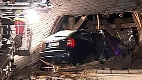 Au urmat cu sfintenie GPS-ul: Cuplu internat dupa ce a intrat cu masina intr-o biserica