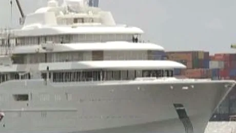 Roman Abramovici are iaht cu scut anti-paparazzi!