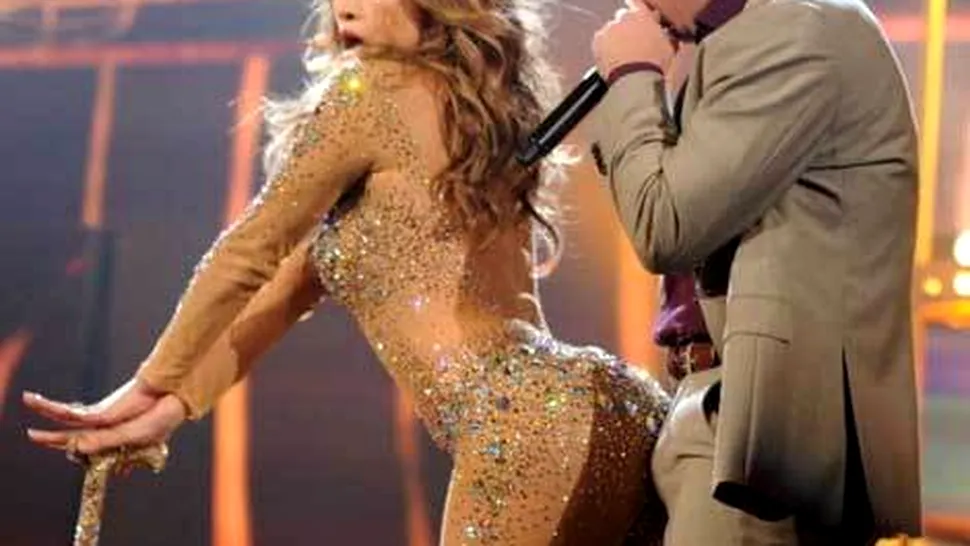Jennifer Lopez, dans provocator la American Music Awards 2011 (Video)