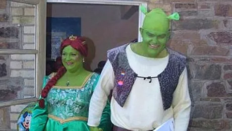 S-au casatorit deghizati in personajele Shrek si Fiona (Poze)