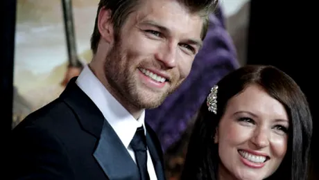 Liam McIntyre, actorul din „Spartacus: Nisip însângerat”, s-a căsătorit