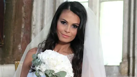 Anca Serea nu îşi doreşte să poarte la nuntă o rochie de mireasă clasică