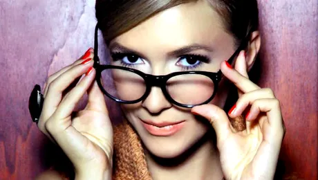 Adela Popescu a publicat „pozele interzise”! S-a fotografiat în ipostaze indecente