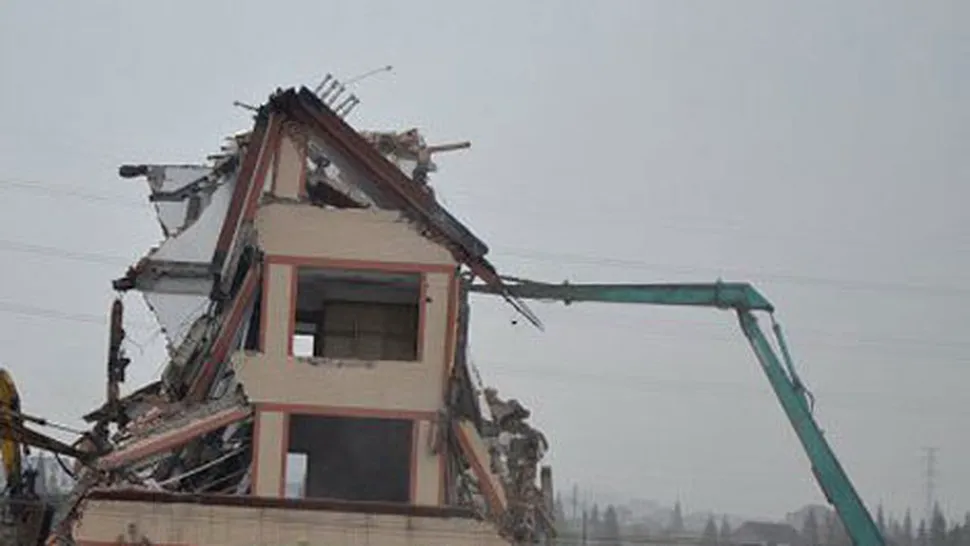 China: Casa din mijlocul autostrăzii a fost dărâmată