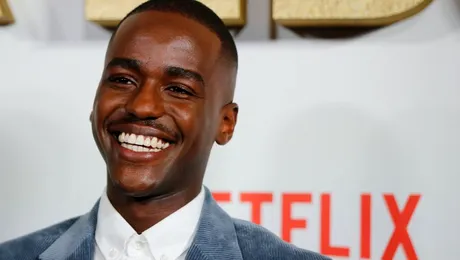 Ncuti Gatwa („Sex Education”) va fi primul actor de culoare care va interpreta rolul principal în serialul „Doctor Who”