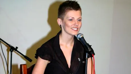 Dana Nalbaru a lansat un „Parfum” cu miros de muzica (VIDEO)