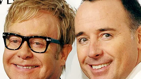 Elton John s-a fotografiat alaturi de fiul sau, Zachary