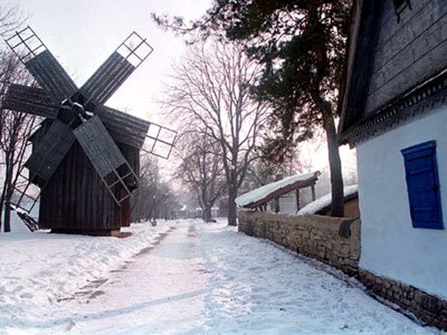 Muzeul Satului are un farmec aparte, chiar si iarna