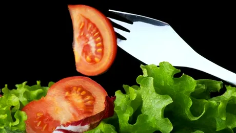 Dietele pot favoriza aparitia acneei (video)