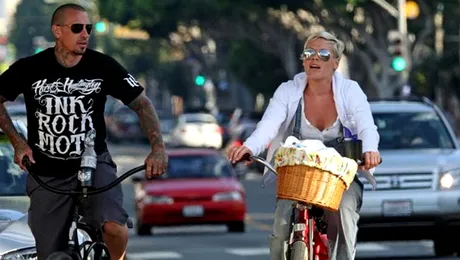 Pink este însărcinată