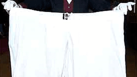 Iata cum arata „tanga” de regina!