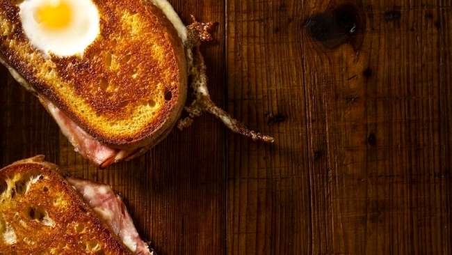 sandwich cu ou la cuptor