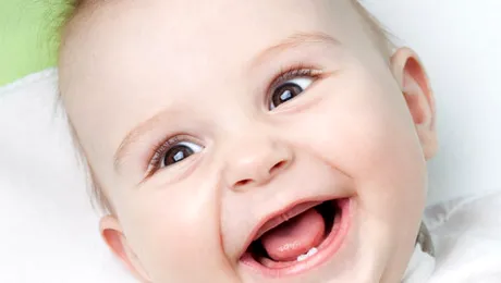 De ce oamenii spun despre bebeluși: „Îmi vine să-l mănânc de drăgălaș”