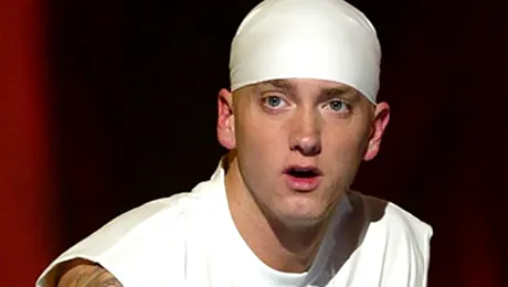Eminem a murit intr-un accident de masina?