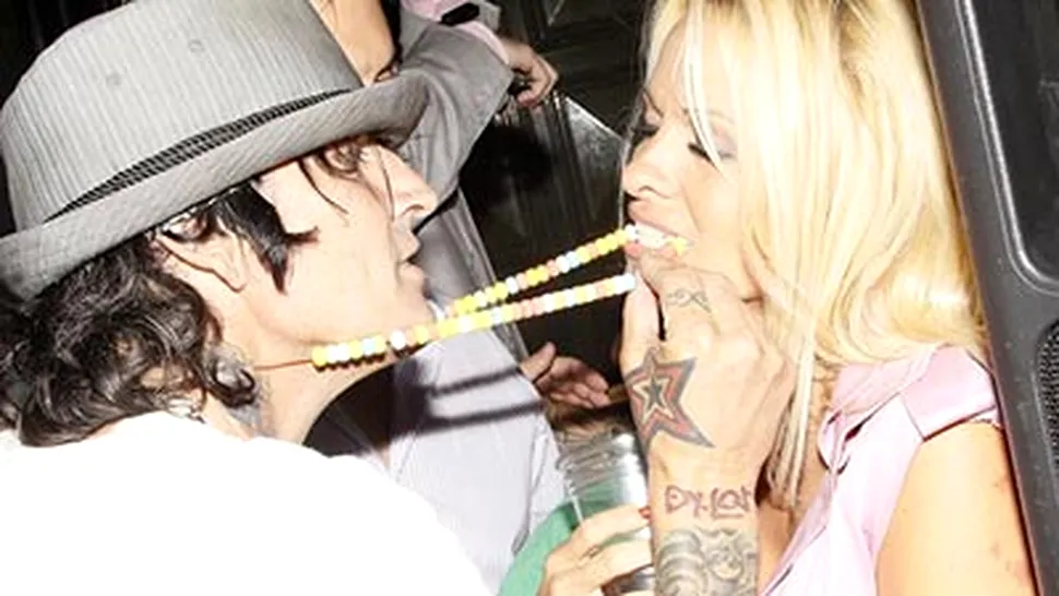 Pamela Anderson isi face de cap cu Tommy Lee (Poze)