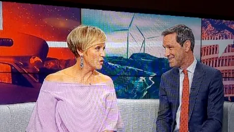 FOTO: Gafă la o emisiune tv. Subtitrarea apărută pe ecran, interzisă minorilor