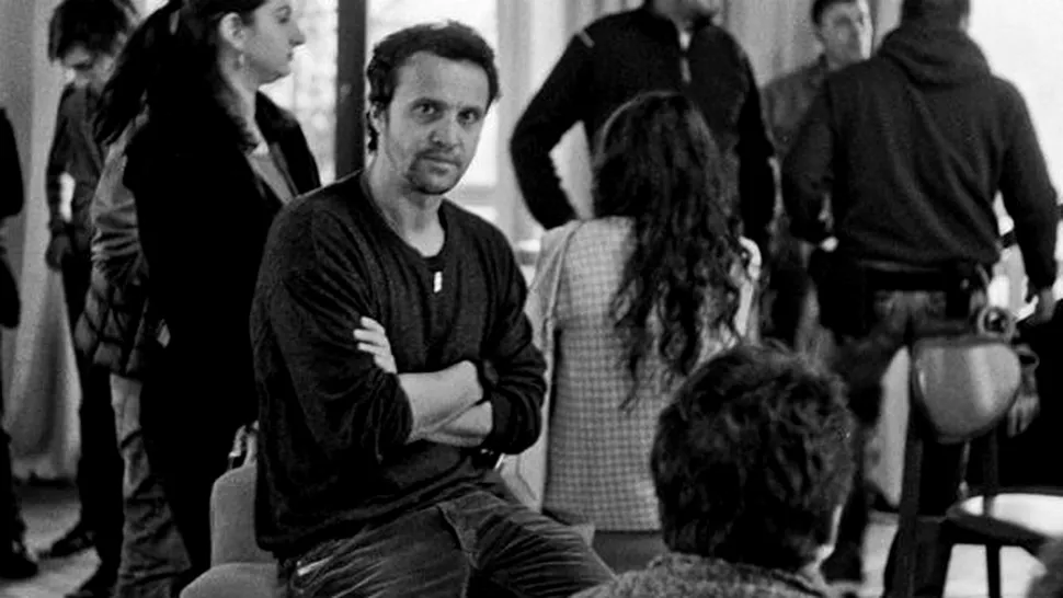 Dorian Boguţă frânge inimi în filmul ALT LOVE BUILDING
 
