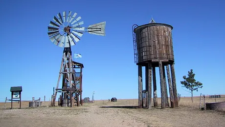 Când au fost folosite pentru prima dată morile de vânt