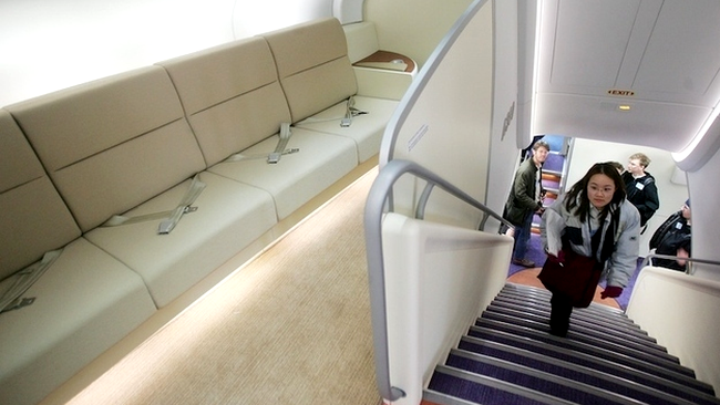 avioane comerciale mari