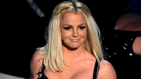 Britney Spears, obsedata de operatii estetice
