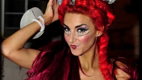 Rochia de mireasa realizata din 250 de metri de par (Poze)