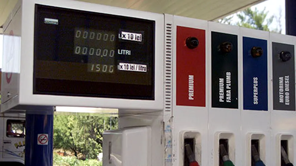 Carburanții s-au ieftinit cu 4 bani pe litru
