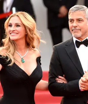 Julia Roberts și George Clooney, reuniți din nou, în trailerul „Ticket to Paradise”