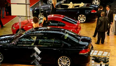Piata masinilor noi o ia la vale