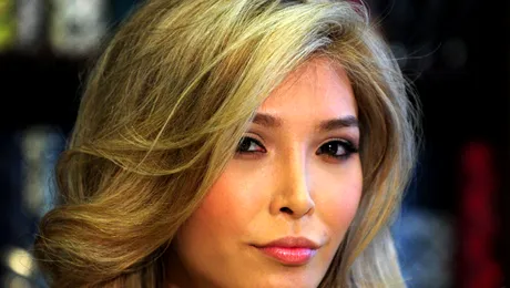 Secretul fabulos al acestui model care apare în primul pictorial pentru Elle