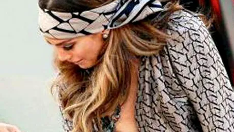 Jennifer Lopez, cu sanul gol intr-o emisiune TV! (poze)