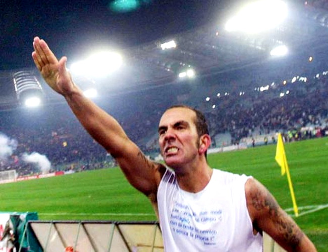 Di Canio, cel mai cunoscut fotbalist care a salutat în stil nazist, este un fan declarata al lui Mussolini