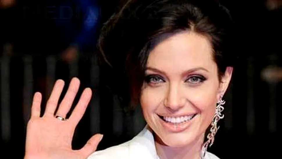 Angelina Jolie va fi vrăjitoarea cea rea, în pelicula 