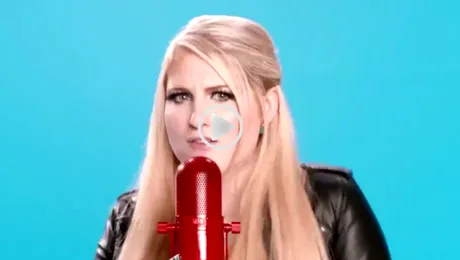 Meghan Trainor recunoaşte că îşi datorează cariera filmului „Selena” si lui Jennifer Lopez (Video)