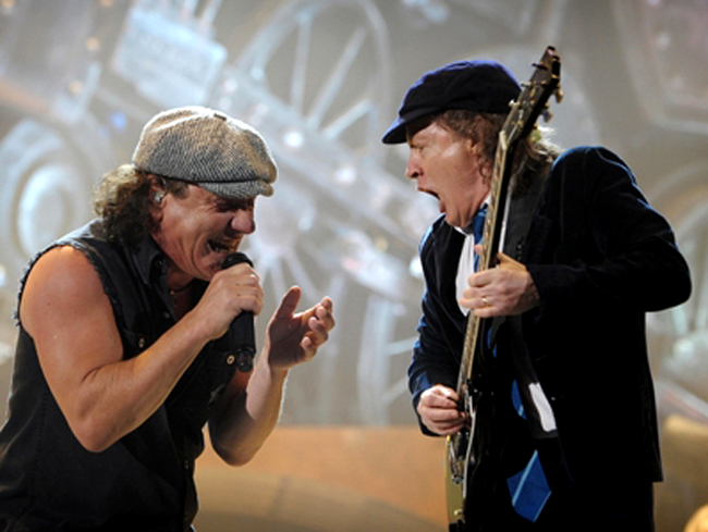 Concertul AC/DC de la Bucuresti modifica unele trasee RATB din zona, ca la orice eveniment important desfasurat in aer liber