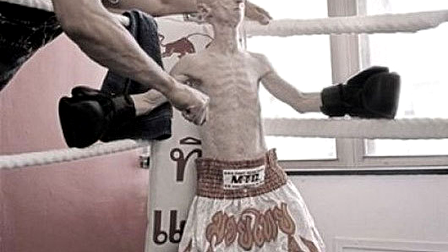 Actoru Leon Botha, in rolul unui boxer celebru