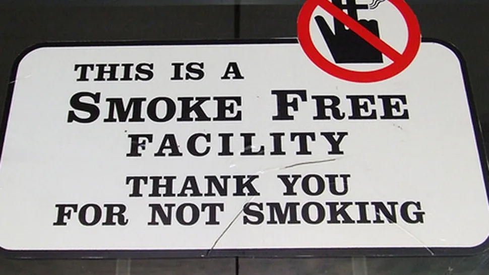 SUA: Locuitorii din Santa Monica nu mai au voie să fumeze nici în casă
