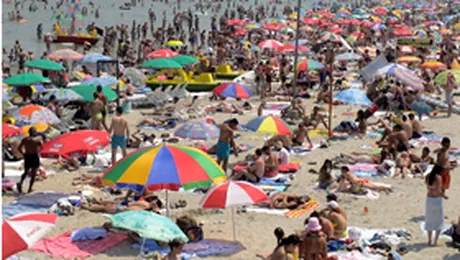 30.000 de turisti, cazati la negru pe litoral