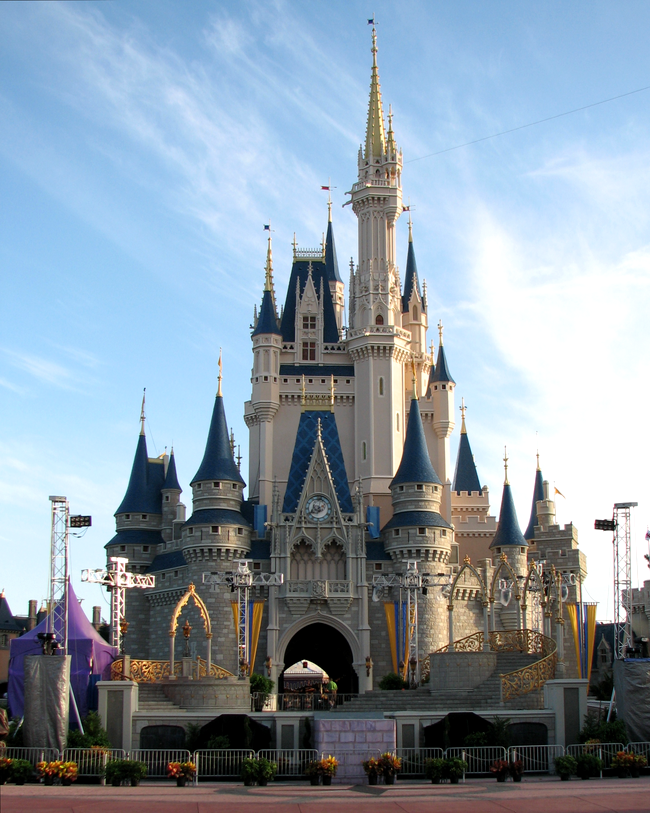 Castelul Cenusaresei de la Disney World