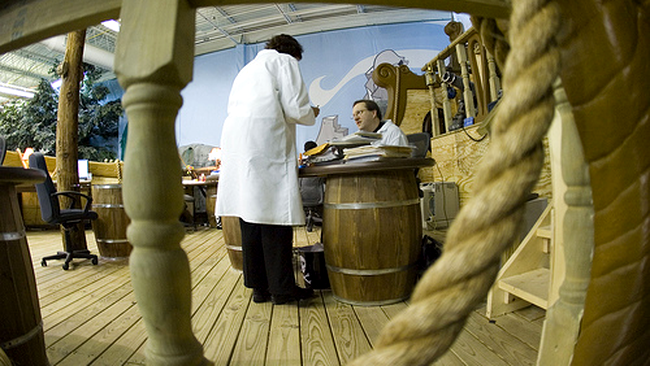 Planuind inventii noi pe puntea vasului de pirati