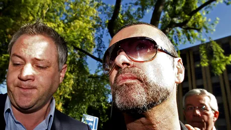 George Michael e devastat! Inghite pastile pentru a rezista in inchisoare