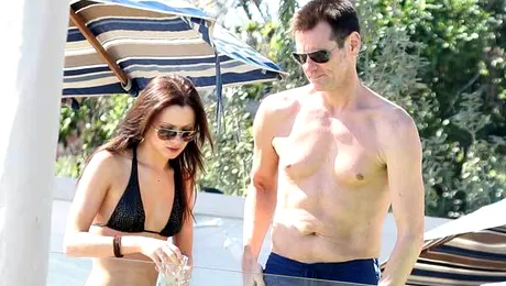 Jim Carrey se iubește cu o studentă rusoaică de 23 de ani