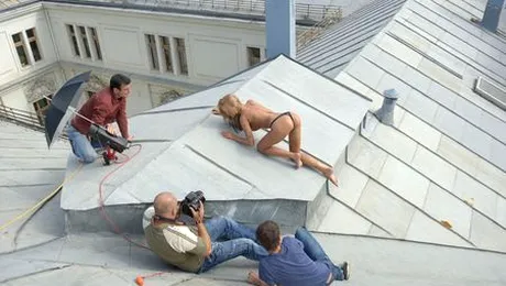 Marina Dina s-a dezbracat pentru iepuras! (poze)