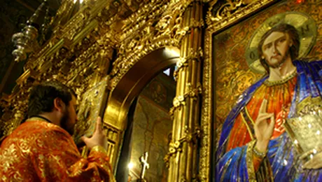 Religia e mai presus de „Sfanta” criza