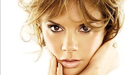 Privighetoarea familiei Beckham canta cu fundu’!