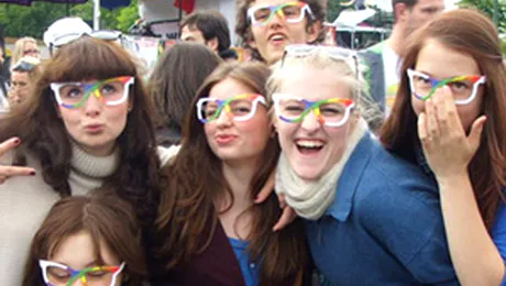 Ochelarii „look hot” inventati de un roman, la mare cautare in Berlin