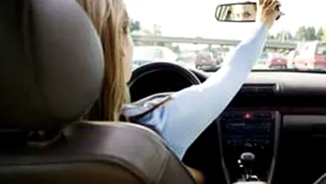Atentie, femeie la volan!