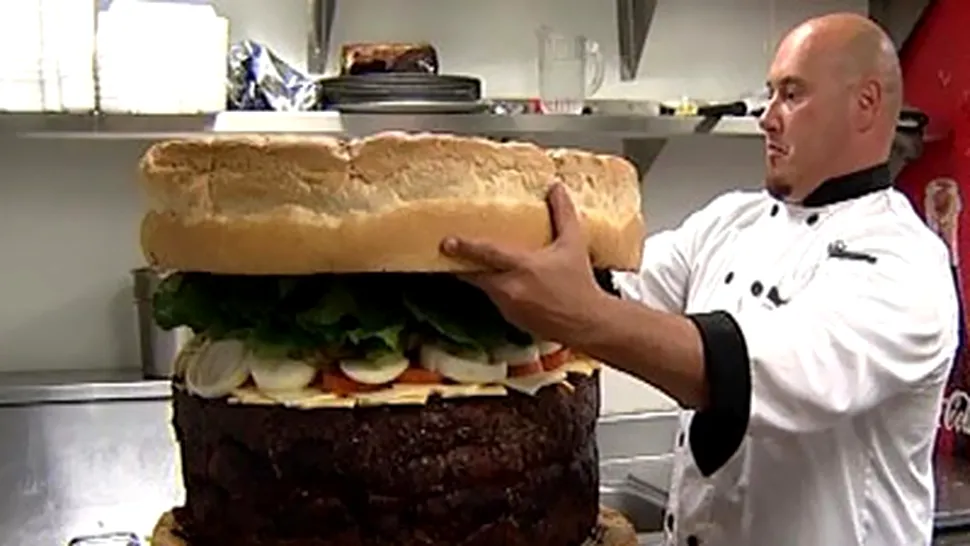 Cel mai mare burger din lume cantareste 84 de kilograme